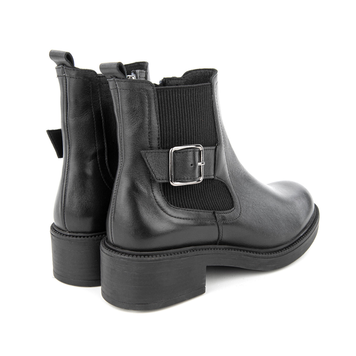 MUYA Jua 6 Nokta siyah kadın bot, lastikli Chelsea formu ve tokalı detay, ürün görünümü