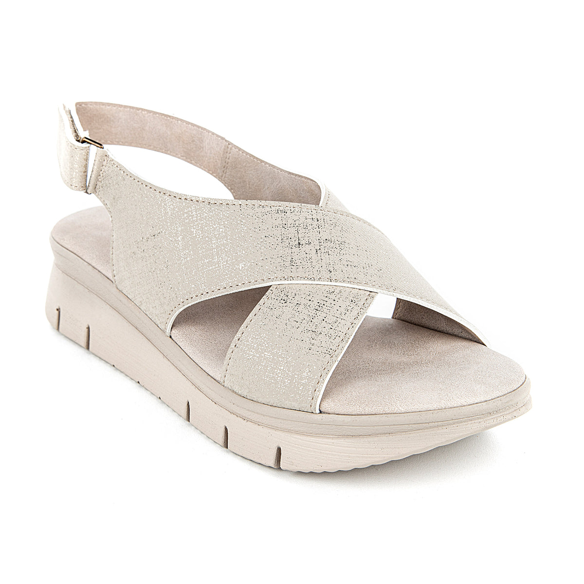 MUYA Solo Bej kadın sandalet, önden çapraz görünüm ve açık burun